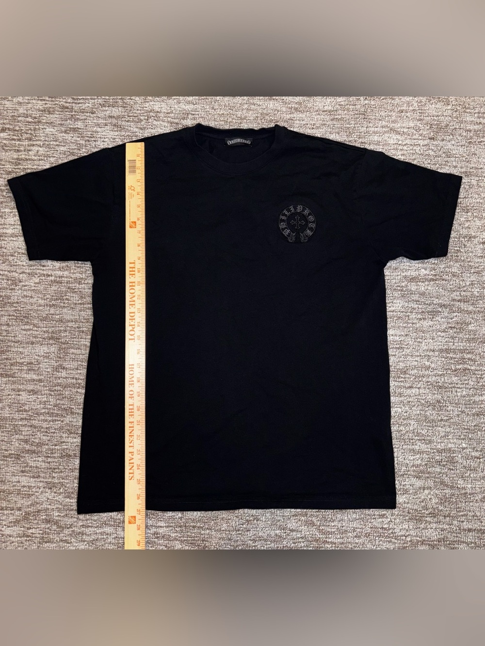 Men's Black Short-Sleeve Crew T-Shirt with Chest Emblem Chrome Hearts Knockoff